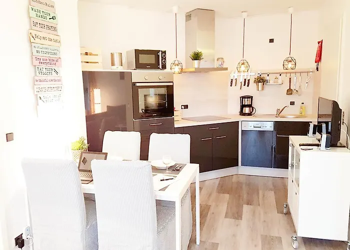 Seepark By Rujana Apartment